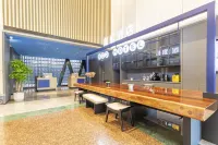 Mandu Hotel