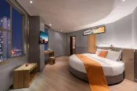 Yifei Hotel (Liupanshui High-Speed Railway Station People's Square)