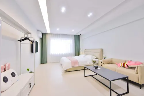 City Heart Pearl Light Luxury Homestay (Yanji Yanbian University Department Store)