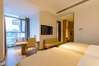 Floral Lux Hotel·Heyuan Hotel فنادق في 