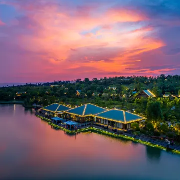 Taiping Lake Forest Chalet Hotel