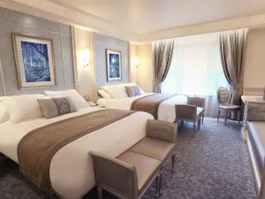 Disneyland Hotel