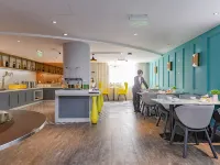 白玉蘭飯店（羅田塔山湖店）