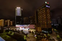 Jiangnan Cinema Apartment (Zhanjiang Huaduhui Branch)