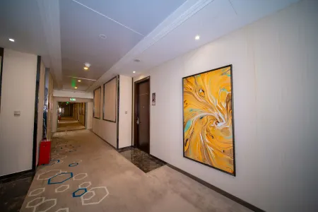 Aurora Boutique Apartment (Shenzhen Futian Qiaoxiang Branch)