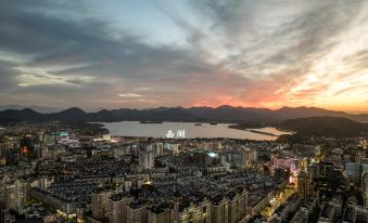 Huatianzan Hotel (Hangzhou Wulinguangchang Fengqi Road Subway Station Branch)
