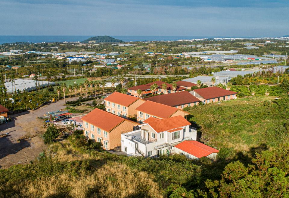 3. 레드클레이펜션..