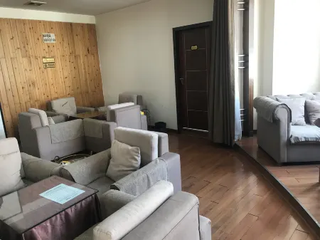 Tianquantianfu Business Hotel Отели рядом с достопримечательностью «Red Army Long Memorial Hall»