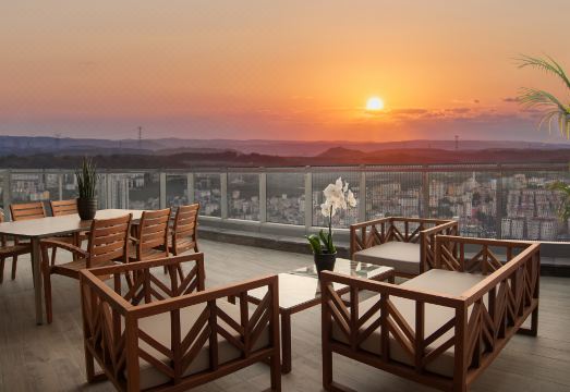 서머셋 마스락 이스탄불의 외관과 주변 풍경