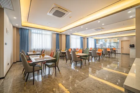 Chonpines Hotel (Zhanjiang Donghai Island) Отели рядом с достопримечательностью «Longhaitian Island»