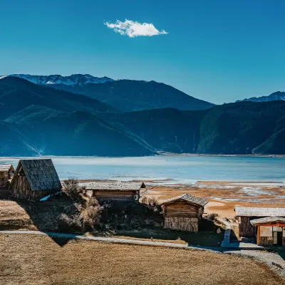 Shangri-La Banshan Tanye Manor Hotels near Napahai Tourism Area Dala Scenic Spot