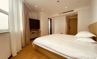 Xingji Scenic Homestay (Deqing West Station)