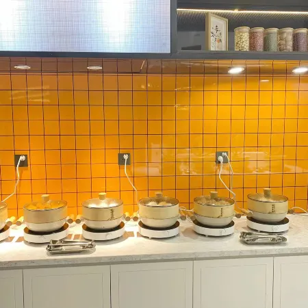 Qingmu Zhuji Hotel (Wanda Yintai City Branch)