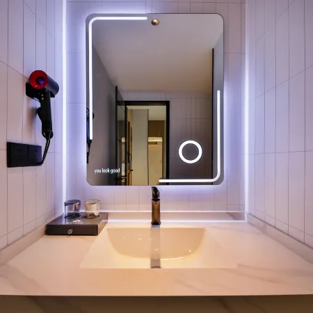 Romantic Season Yunfan Hotel (Tiexi Square 9th Road Furniture City) Отели рядом с достопримечательностью «Теси»