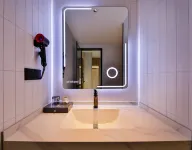 Romantic Season Yunfan Hotel (Tiexi Square 9th Road Furniture City)