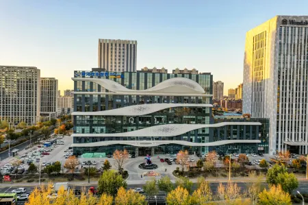 Yinhe Happy World Hotel