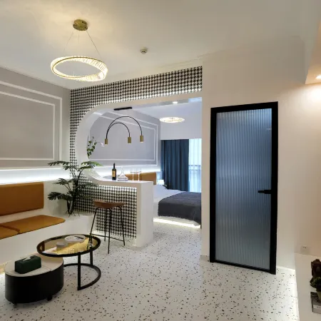 Aiku Hotel (Changde Railway Station Happy City Branch)