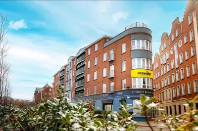 Staycity Aparthotels, Dublin, Christchurch Отели рядом с достопримечательностью «Колледж Гриффит»