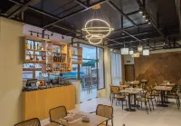 Maxi Hotel and Event Center - 조식 운영
