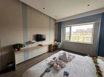 Fugu Overbridge International Hotel Hotels near Shanxi Feilongshan Forest Park