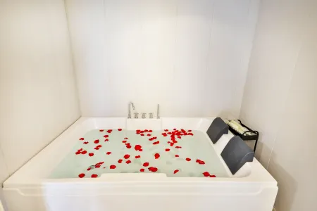 Huayu Apartment (Shenyang Zhongliang Square Shop) Отели рядом с достопримечательностью «Shenyang Normal University»