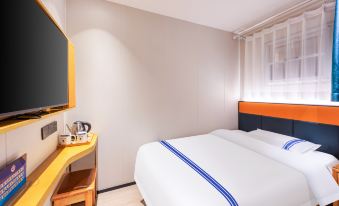 Super 8 Hotel (Beijing Bird's Nest Wukuang Building)