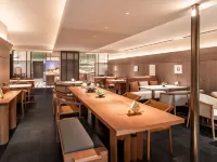 Atour Hotel (Nanjing Fuzimiao Qinhuai cruise terminal) Hotels near Dacheng Temple