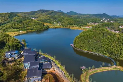 Golden Mountain & Bamboo  INN