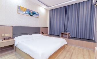 Ju County Baiyun Hotel