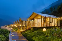 Mountain Twilight & Snow Reflection - Private Hot Spring Villa (Kangding Yulin Flagship Store) Hotels near Yuding Snow Viewing Deck