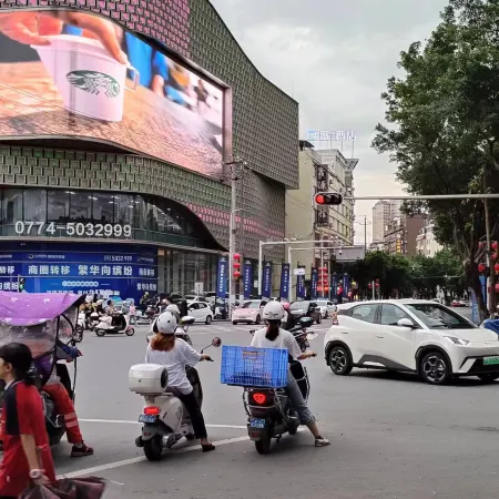 Pai Hotel (Hezhou Lingfeng Plaza)