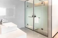 EZZI HOTEL