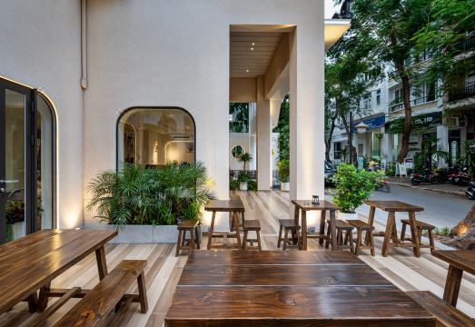 1. 더 로열 비스타..