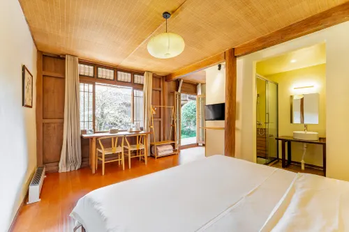 Shaxi Ancient Town Qingyun Homestay - bar