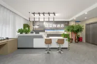678 Smart Hotel (Zhengzhou Xinzheng International Airport Chang'an Road South Subway Station Branch)