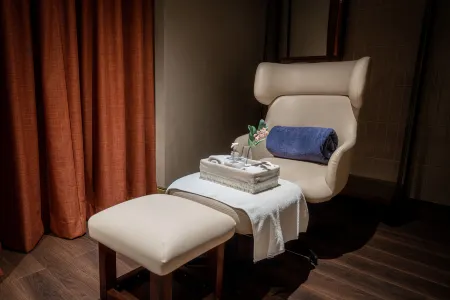 AUHotel - Zayed International Airport - Inside Transit Restricted area Отели в г. Абу-Даби