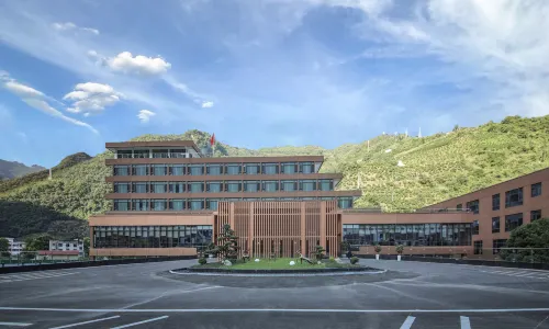 XING SHAN TAO HU ALING HOT SPRING RESORT HOTEL