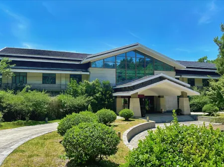 Zhenjiang Yiyuan Hotel Отели в г. Чжэньцзян