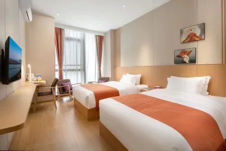 Kunming Shangjing Hotel (Sunac Cultural Tourism City Dianchi Houhai) Отели рядом с достопримечательностью «Sanjiacun Reservoir»