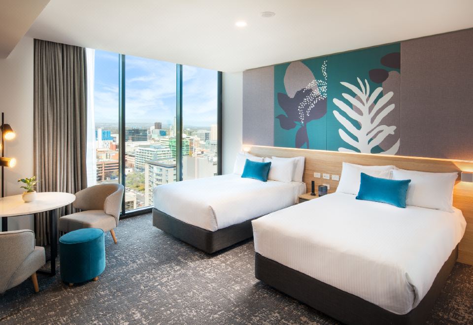 3. 크라운 플라자 ..