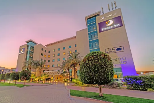 Premier Inn Dubai Investments Park Отели рядом с достопримечательностью «Дубай Спортс Сити»