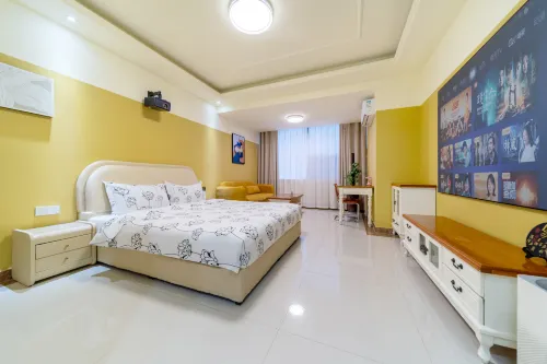 Blueberry apartment chain (qiluyuan Plaza store)