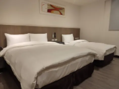 Full Stay Hotels near Chiang Kai-Shek Shilin Residence
