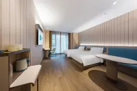 HanTing Hotel (Xinyang Huaibin Xiya Meiyueguangchang Plaza)