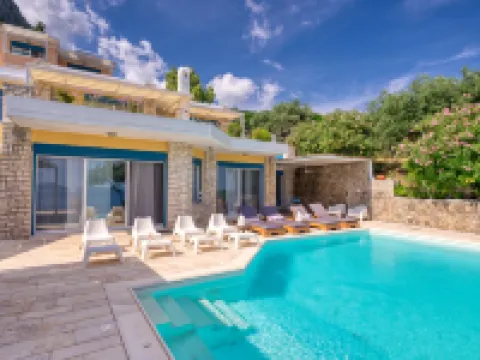 Glyfa Corfu Apartments Hotels in Mparmpati