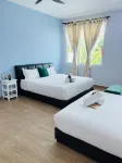 Spacious 13 Pax Classic Home in Kuantan for Family