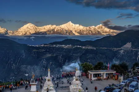 Yinshanju Hotel Отели рядом с достопримечательностью «Wunongding Viewing Platform»