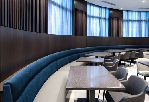 퀸시 홀리데이 인 익스프레스