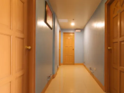 RedDoorz @ Isabelita Hotel Tuguegarao City Hotels in Tuguegarao