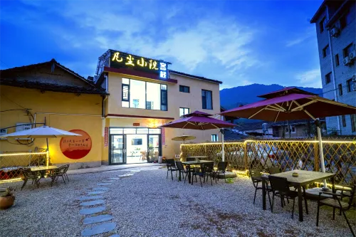 A small courtyard in the secular world